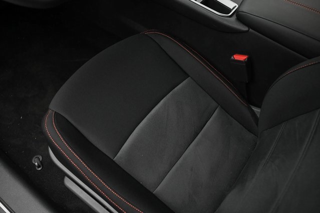 Vehicle image 25 of 32