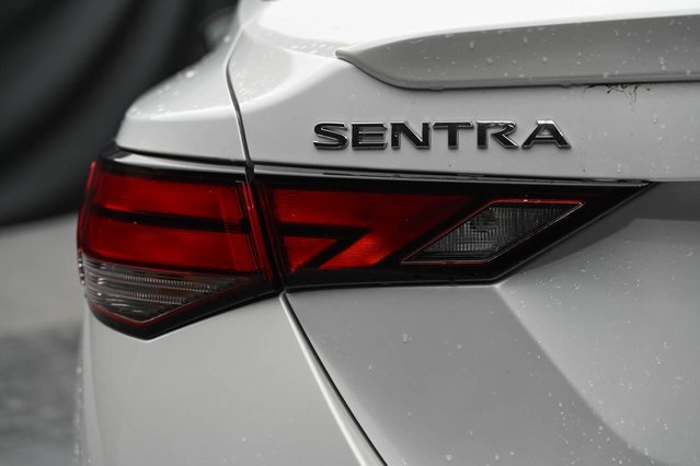 Vehicle image 12 of 32
