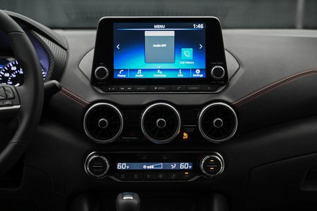 Vehicle image 23 of 32