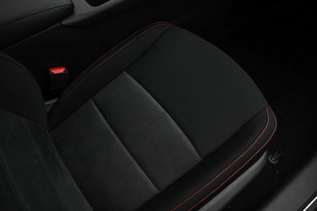 Vehicle image 16 of 32