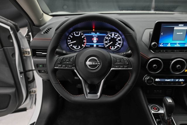 Vehicle image 22 of 32