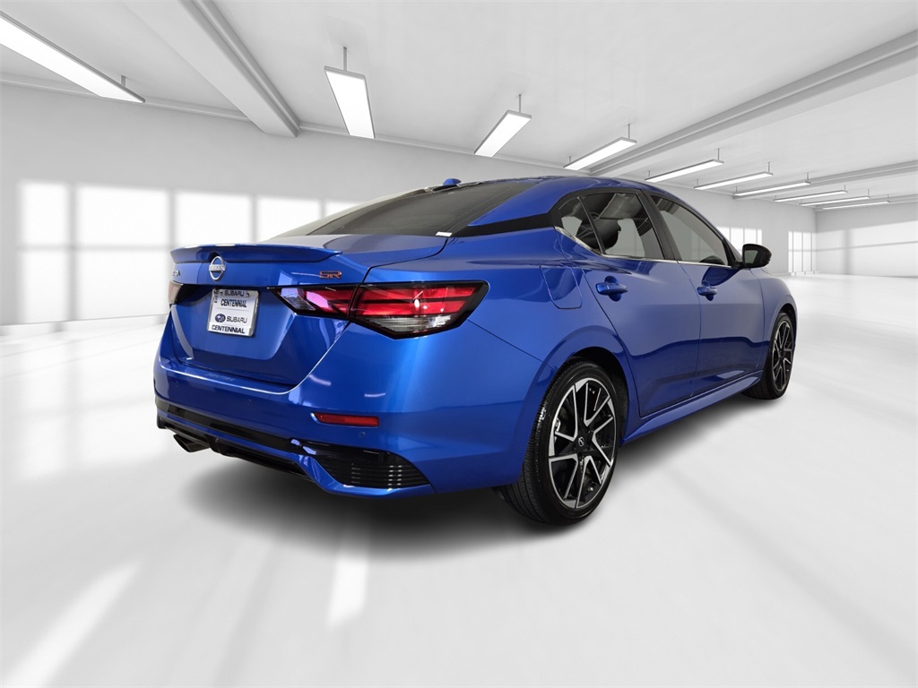 Vehicle image 4 of 32