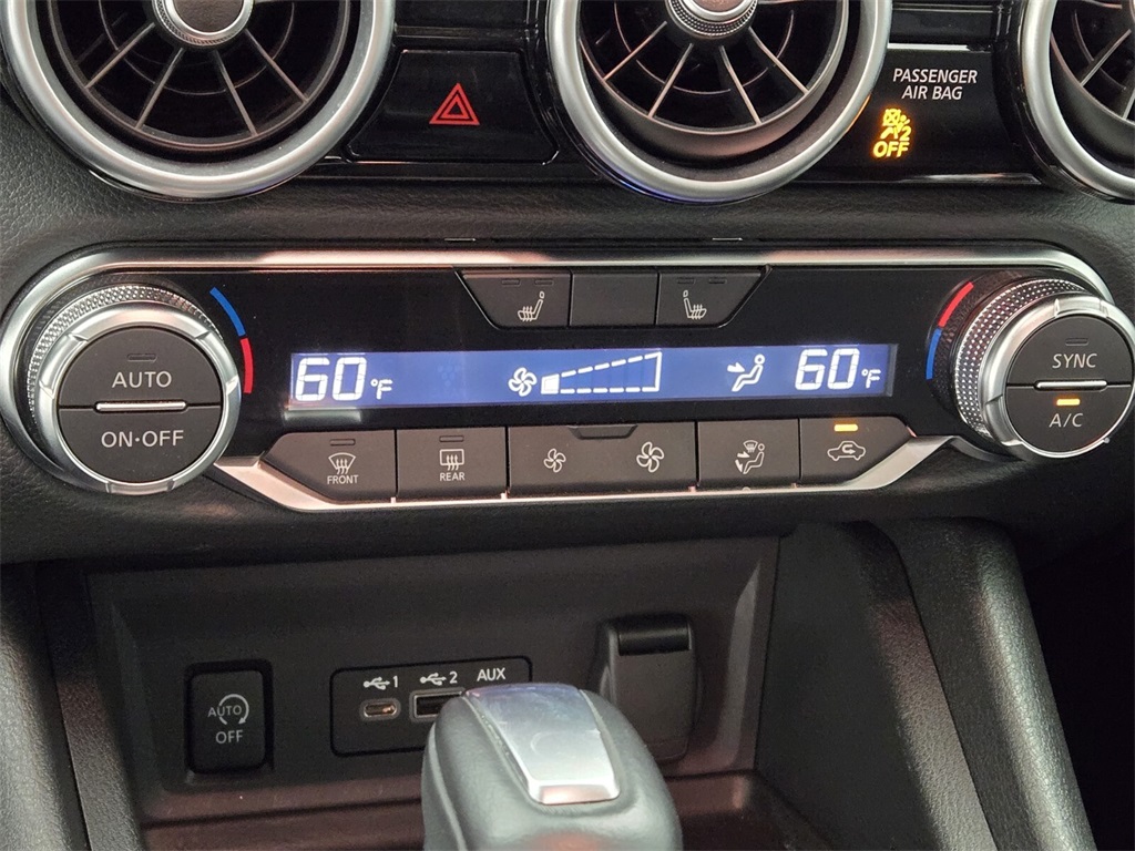 Vehicle image 29 of 32