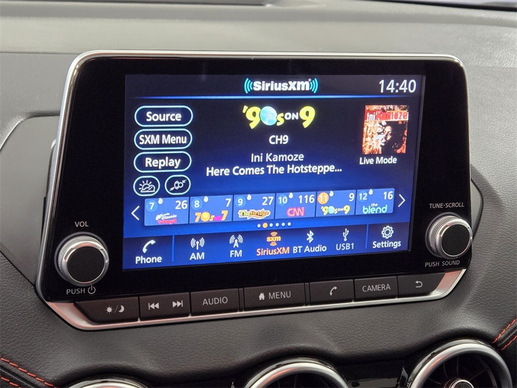 Vehicle image 27 of 32