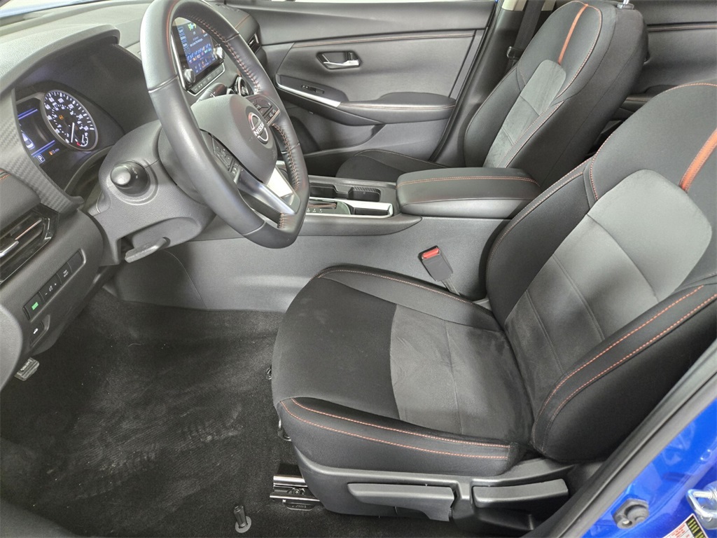 Vehicle image 13 of 32