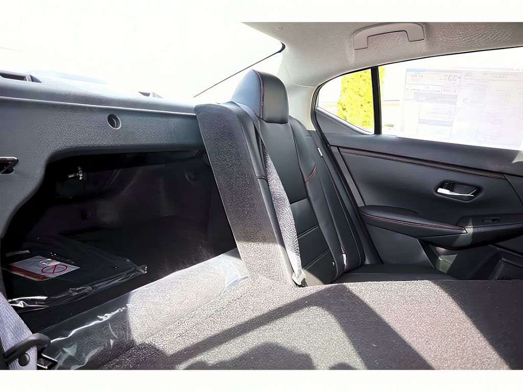 Vehicle image 31 of 40