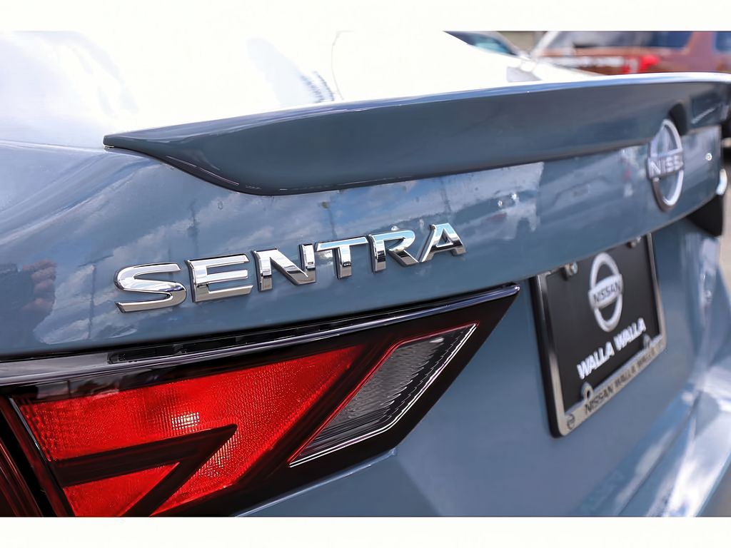 Vehicle image 36 of 40
