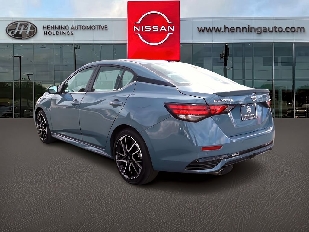 Vehicle image 8 of 40