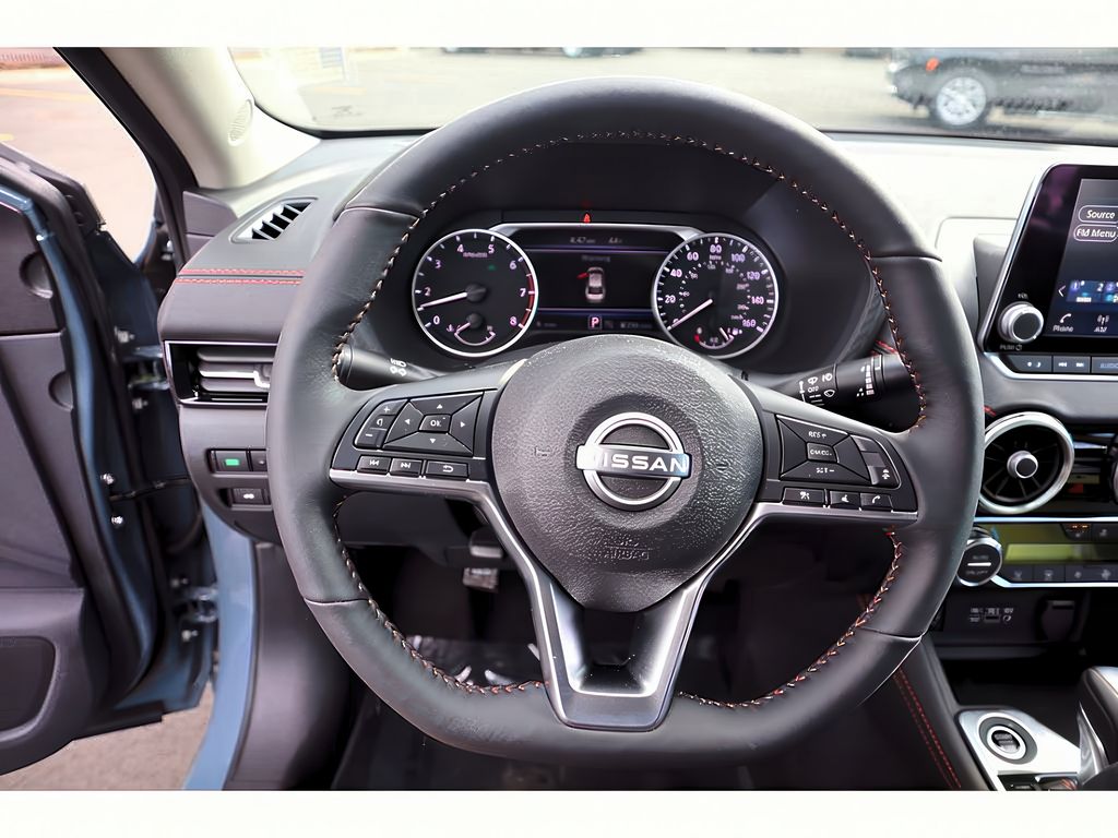 Vehicle image 17 of 40