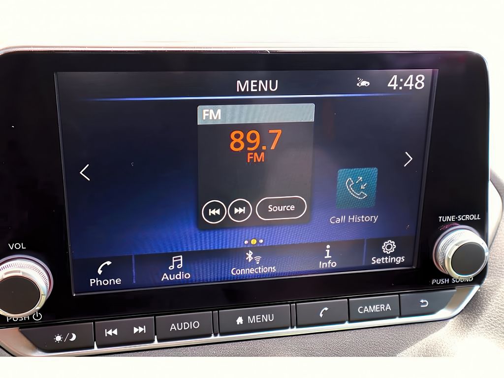 Vehicle image 22 of 40