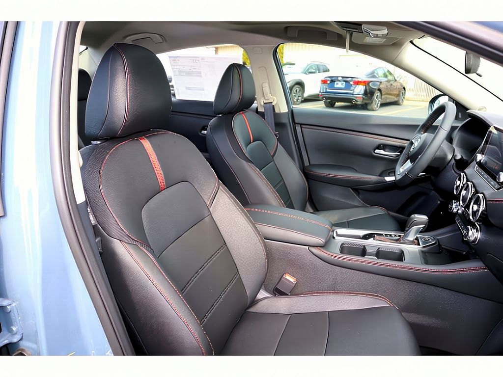 Vehicle image 26 of 40