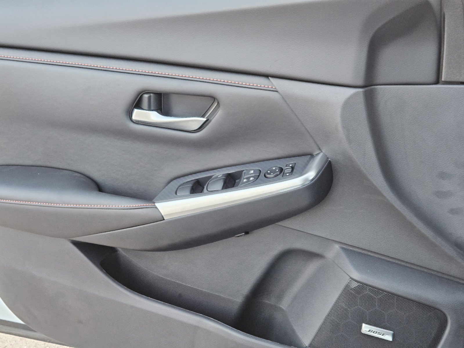 Vehicle image 15 of 22