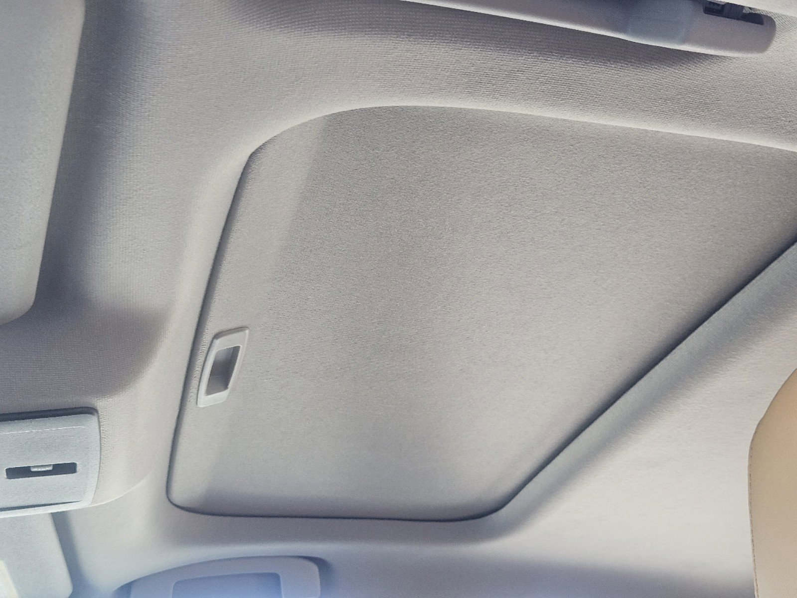 Vehicle image 19 of 23