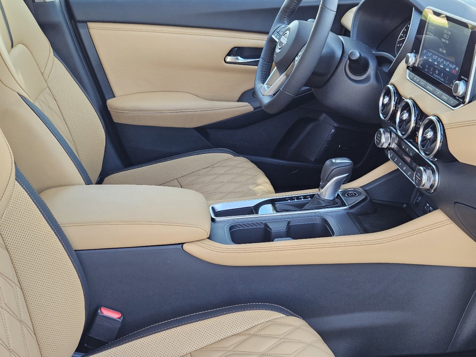 Vehicle image 10 of 23