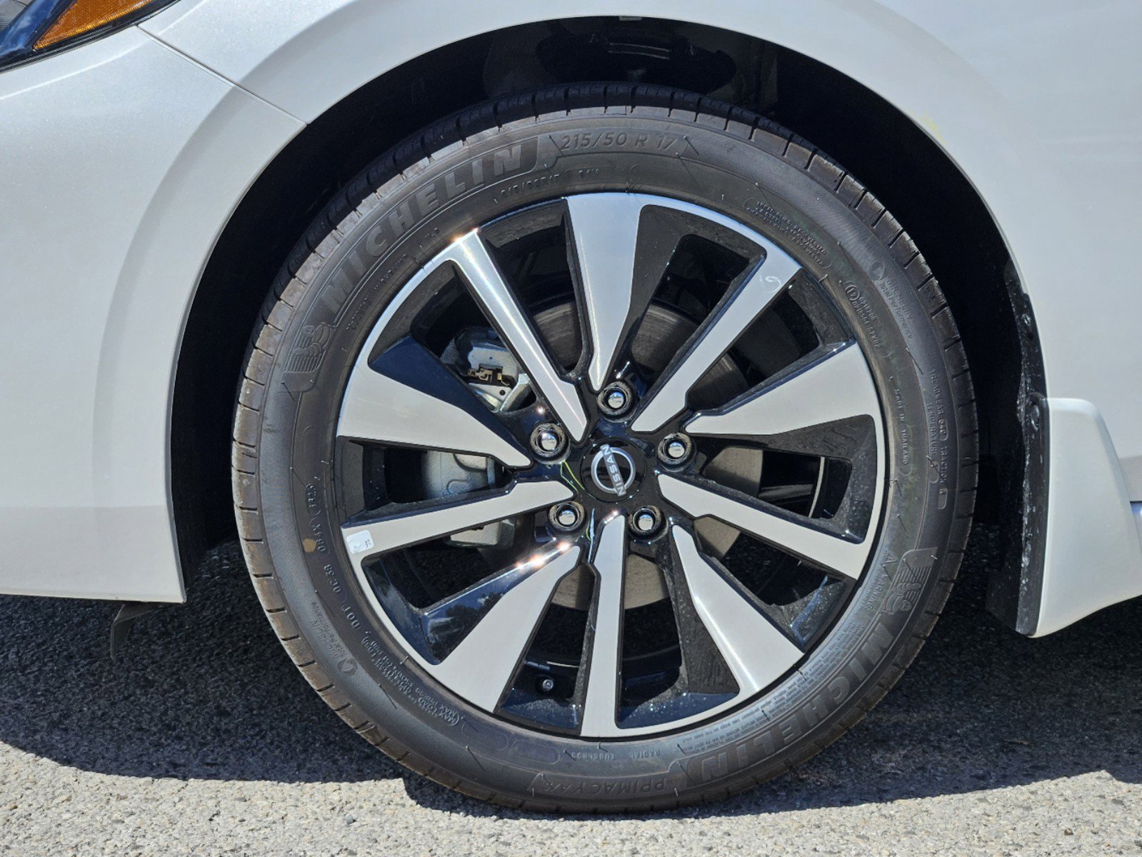 Vehicle image 7 of 23