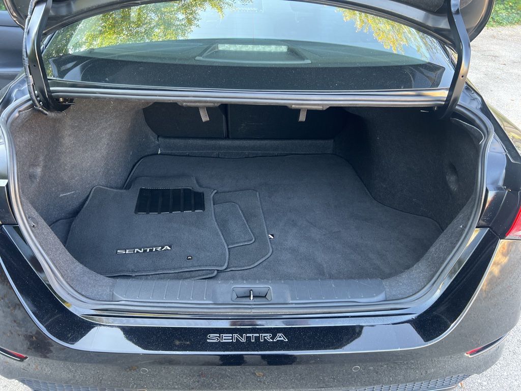 2024 Nissan Sentra SV Image 18 of 56