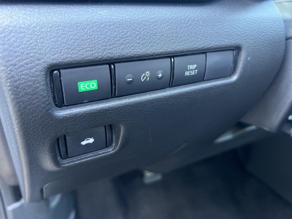 2024 Nissan Sentra SV Image 40 of 56