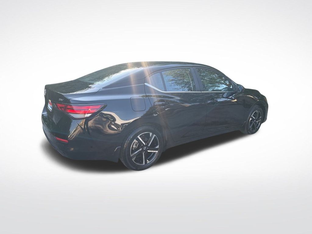 2024 Nissan Sentra SV Image 6 of 56