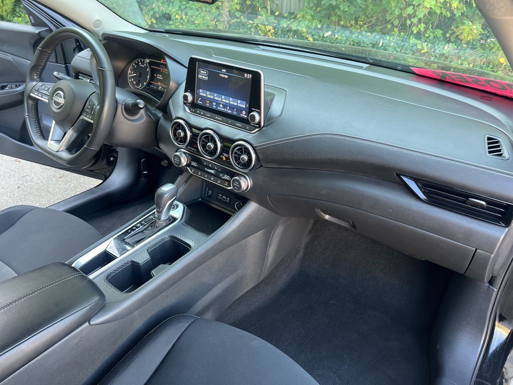 2024 Nissan Sentra SV Image 27 of 56