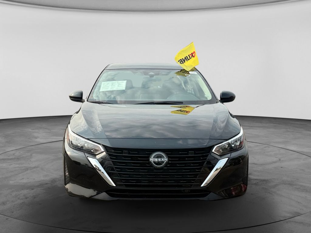 2024 Nissan Sentra SV Image 2 of 35