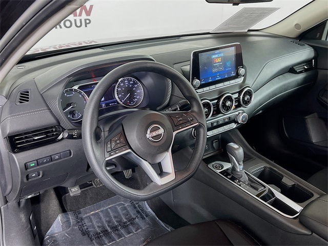 Vehicle image 32 of 36