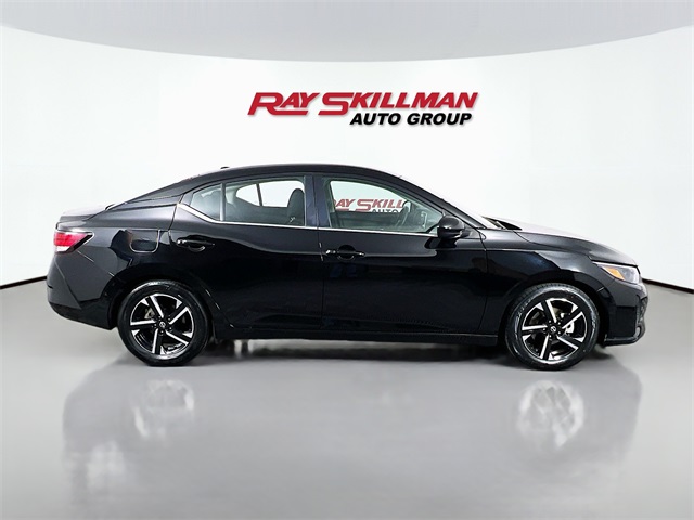Vehicle image 4 of 36