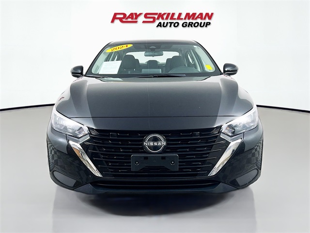 Vehicle image 2 of 36