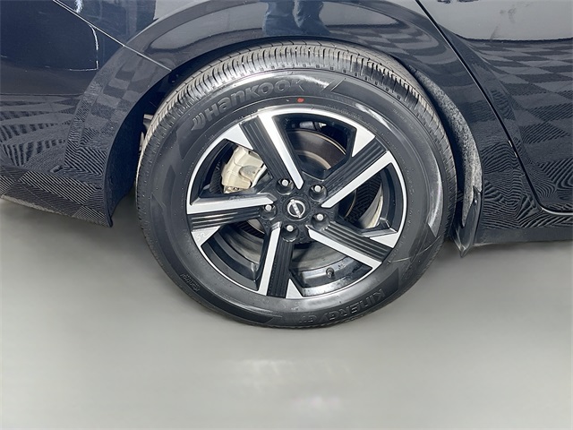 Vehicle image 34 of 36