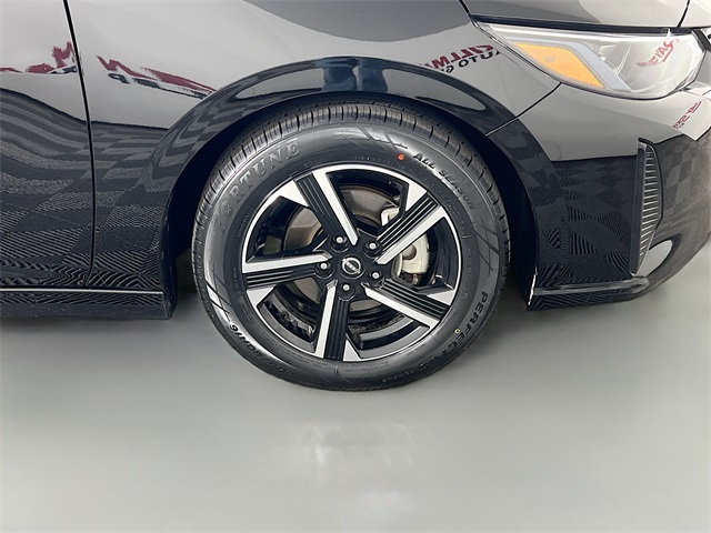 Vehicle image 35 of 36