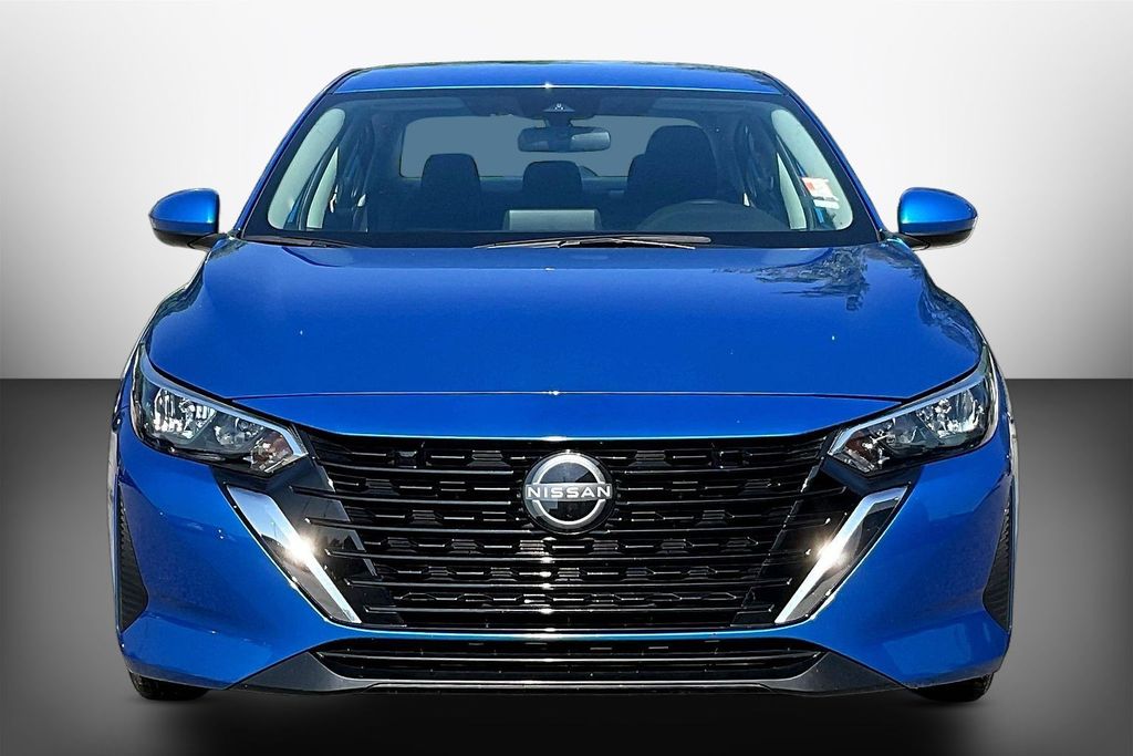2024 Nissan Sentra SV Image 2 of 33