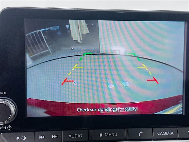 Vehicle image 15 of 28