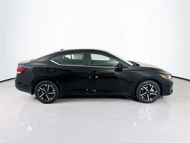 Vehicle image 3 of 28