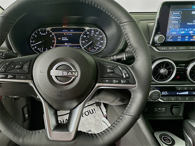 Vehicle image 14 of 28