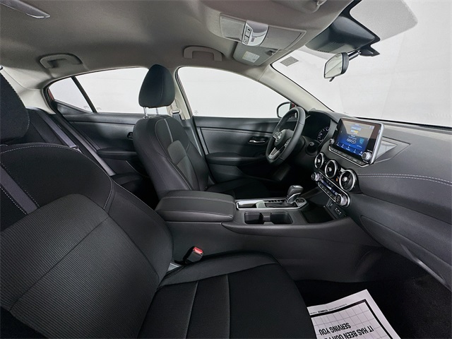 Vehicle image 27 of 28