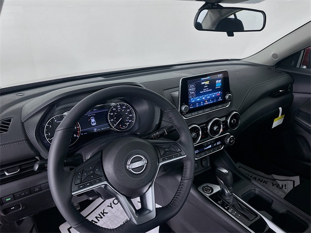 Vehicle image 12 of 28