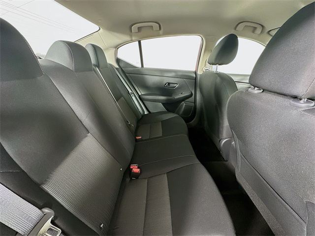 Vehicle image 26 of 28