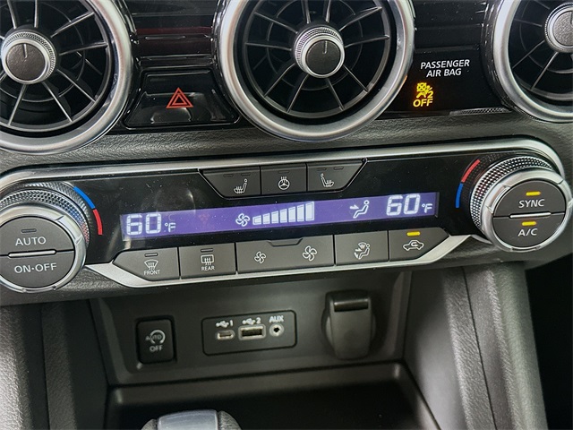 Vehicle image 17 of 28