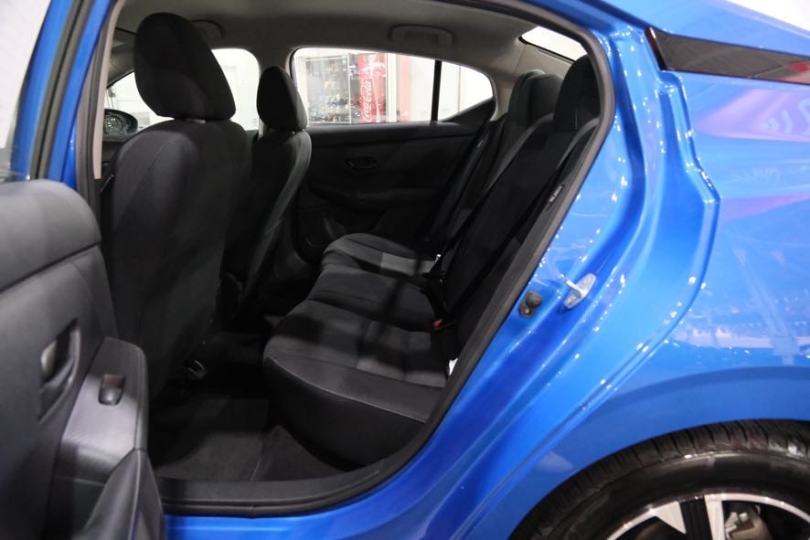 2024 Nissan Sentra SV Image 18 of 37