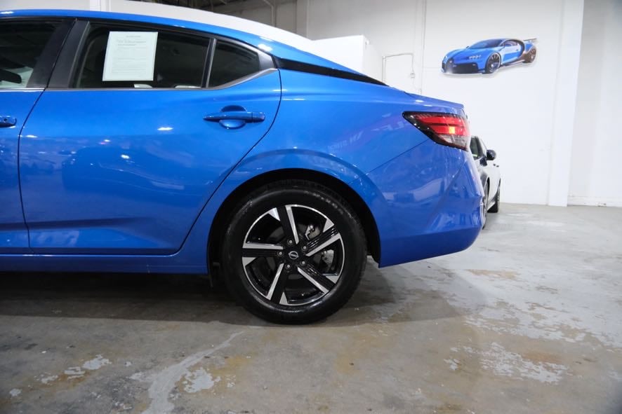 2024 Nissan Sentra SV Image 5 of 37