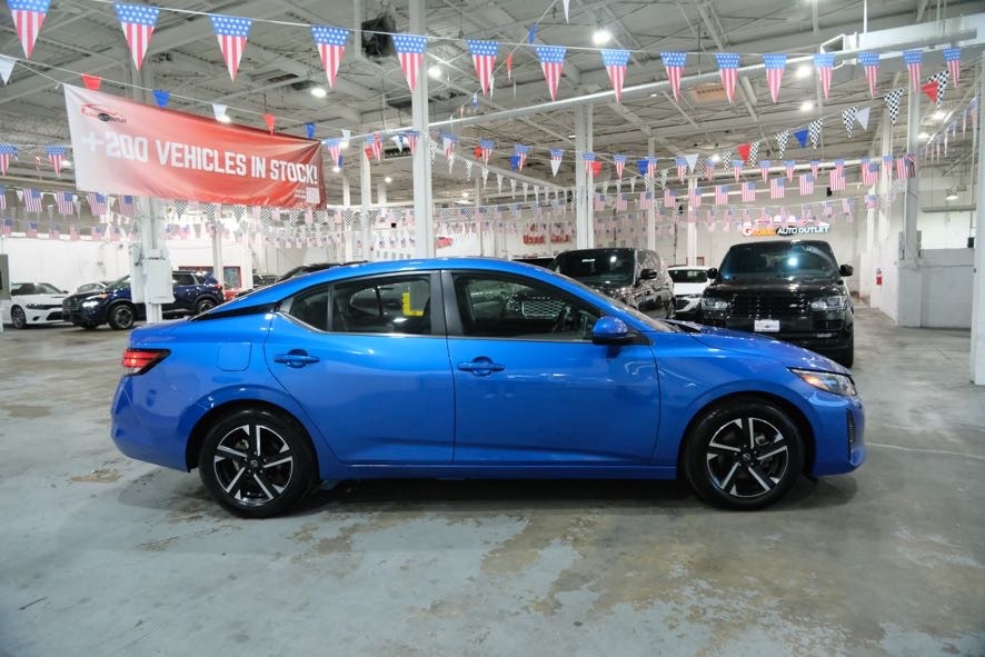 2024 Nissan Sentra SV Image 4 of 37