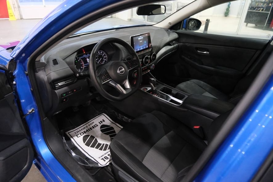 2024 Nissan Sentra SV Image 13 of 37