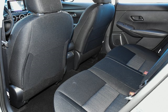 Vehicle image 18 of 36