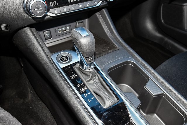 Vehicle image 32 of 36