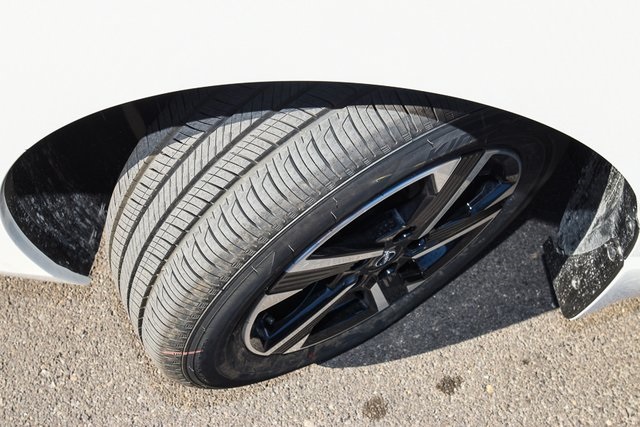 Vehicle image 10 of 36