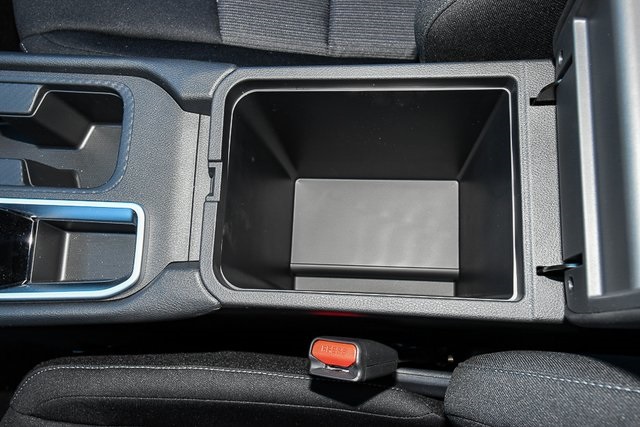 Vehicle image 34 of 36