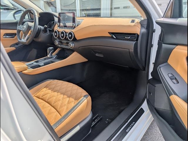 2024 Nissan Sentra SV Image 11 of 24