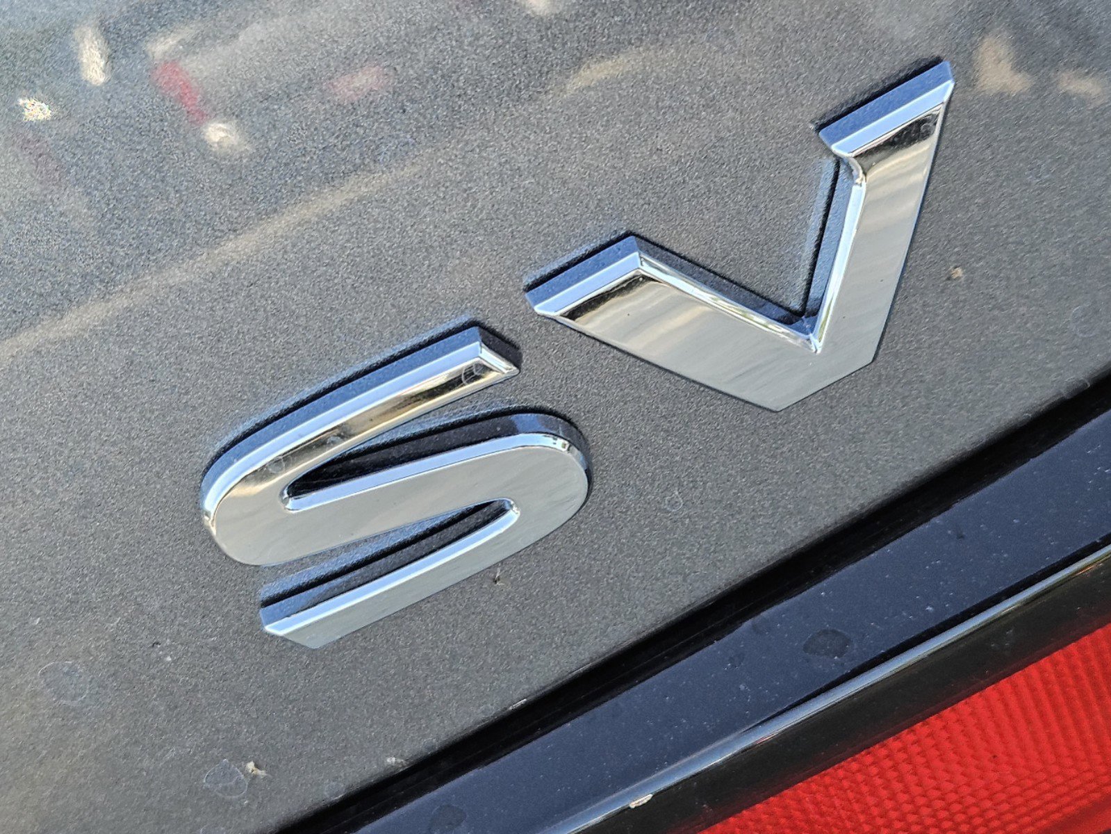 Vehicle image 9 of 24