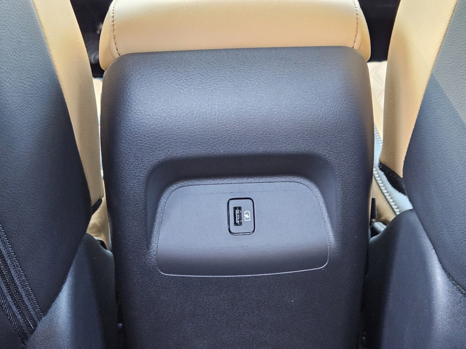 Vehicle image 21 of 24