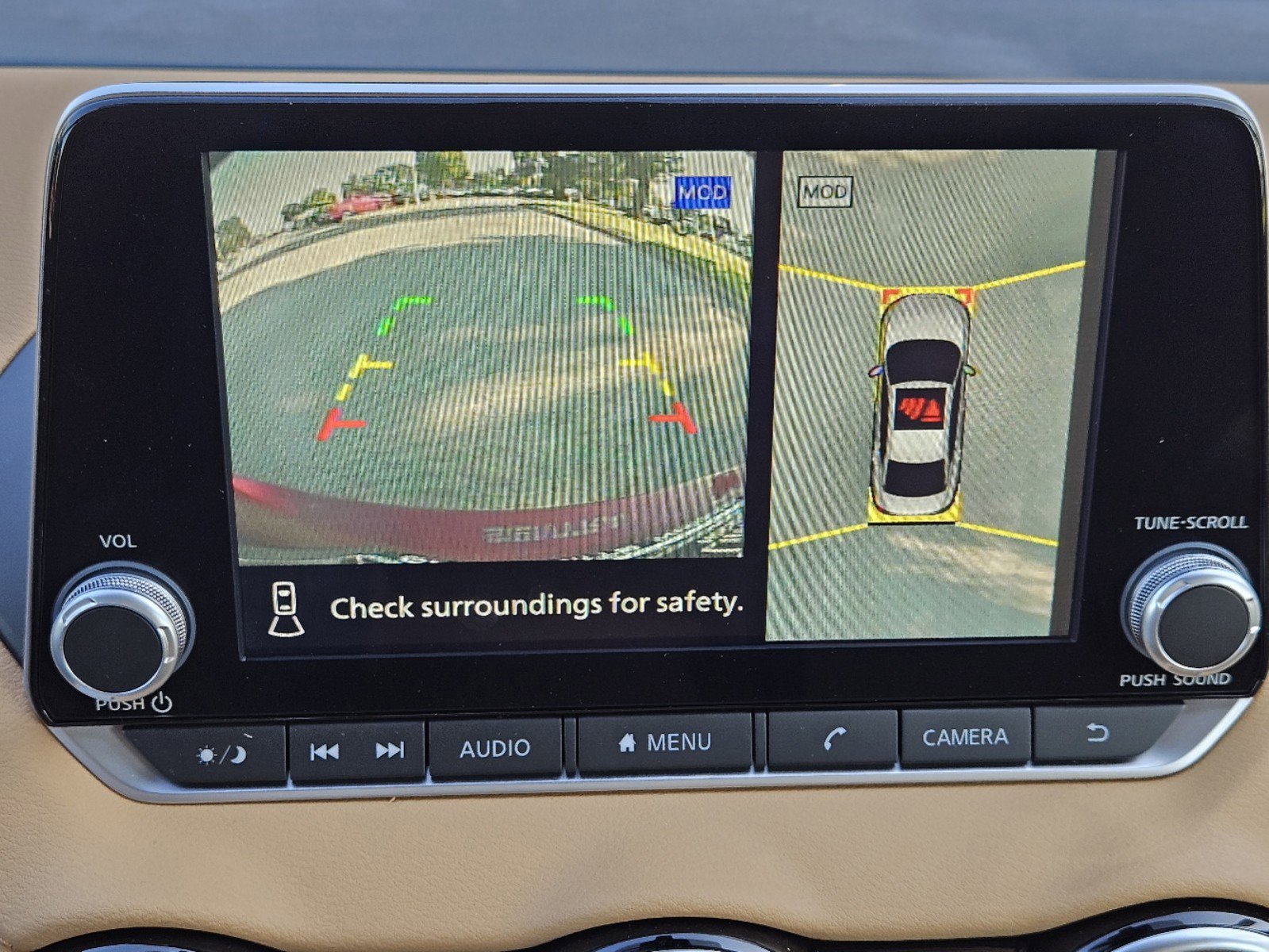 Vehicle image 13 of 23