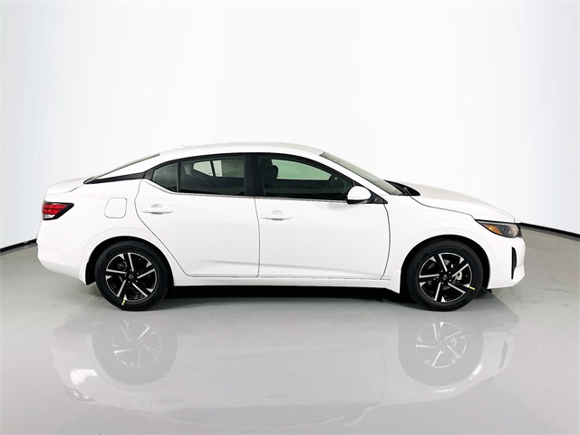 Vehicle image 3 of 28
